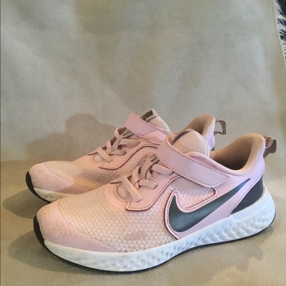 Nike Pale Pink Color - Picture 2 of 6